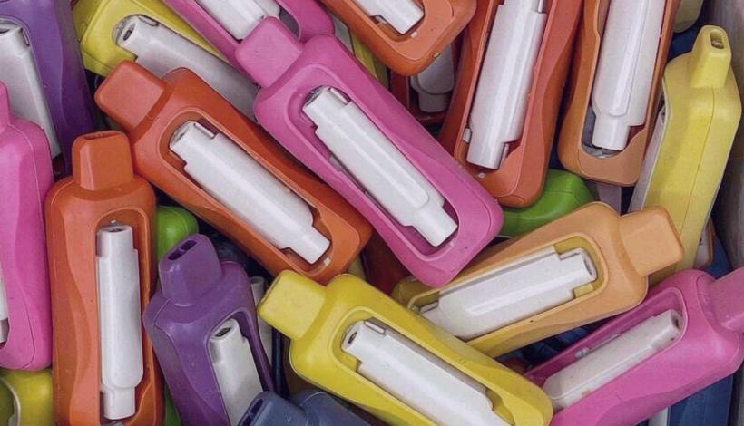 Kenya Tourist Gift Portable Vape packaging detail