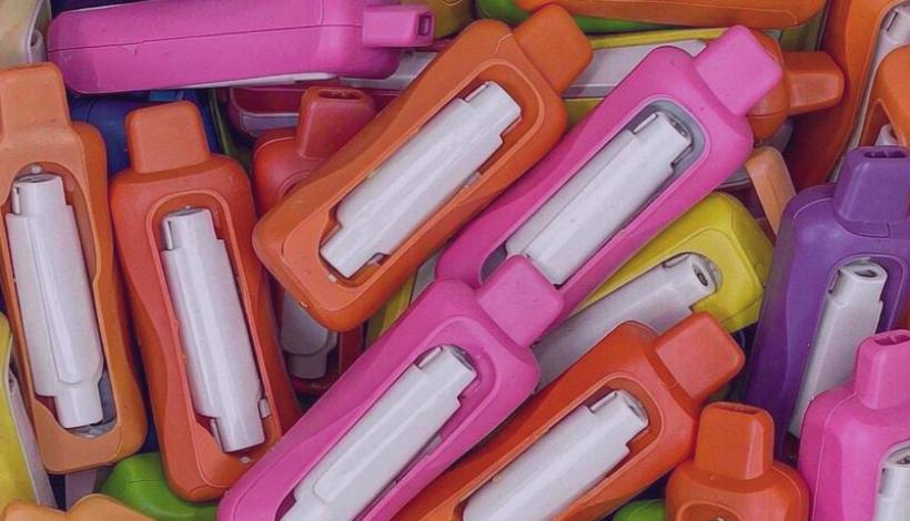 Kenya Tourist Gift Portable Vape packaging detail