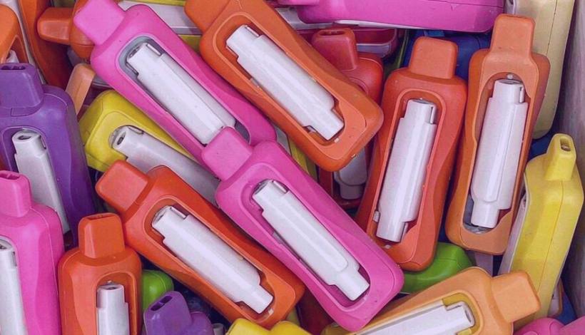 Kenya Tourist Gift Portable Vape packaging detail