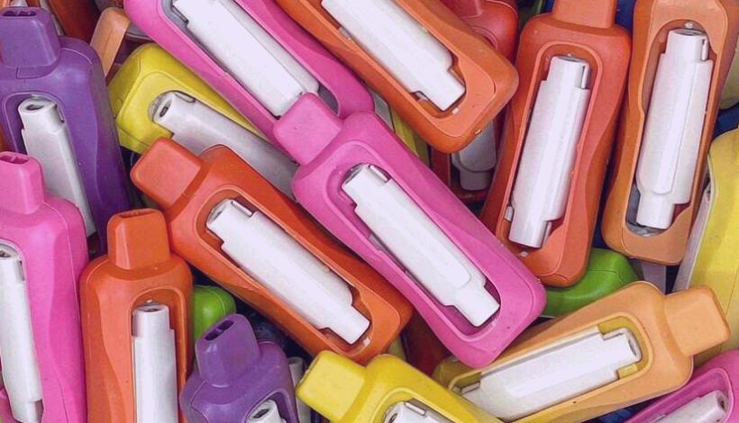 Kenya Tourist Gift Portable Vape packaging detail