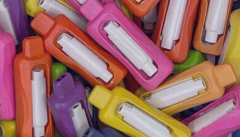 Kenya Tourist Gift Portable Vape packaging detail