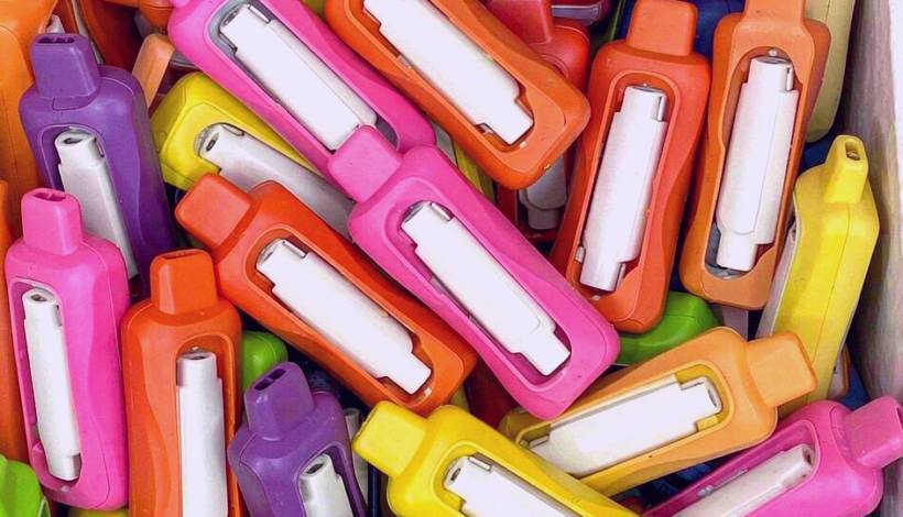 Kenya Tourist Gift Portable Vape packaging detail