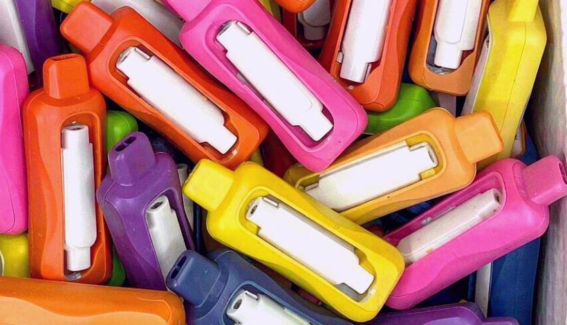 Kenya Tourist Gift Portable Vape packaging detail