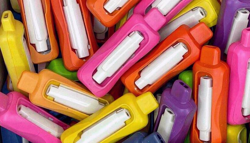 Kenya Tourist Gift Portable Vape packaging detail